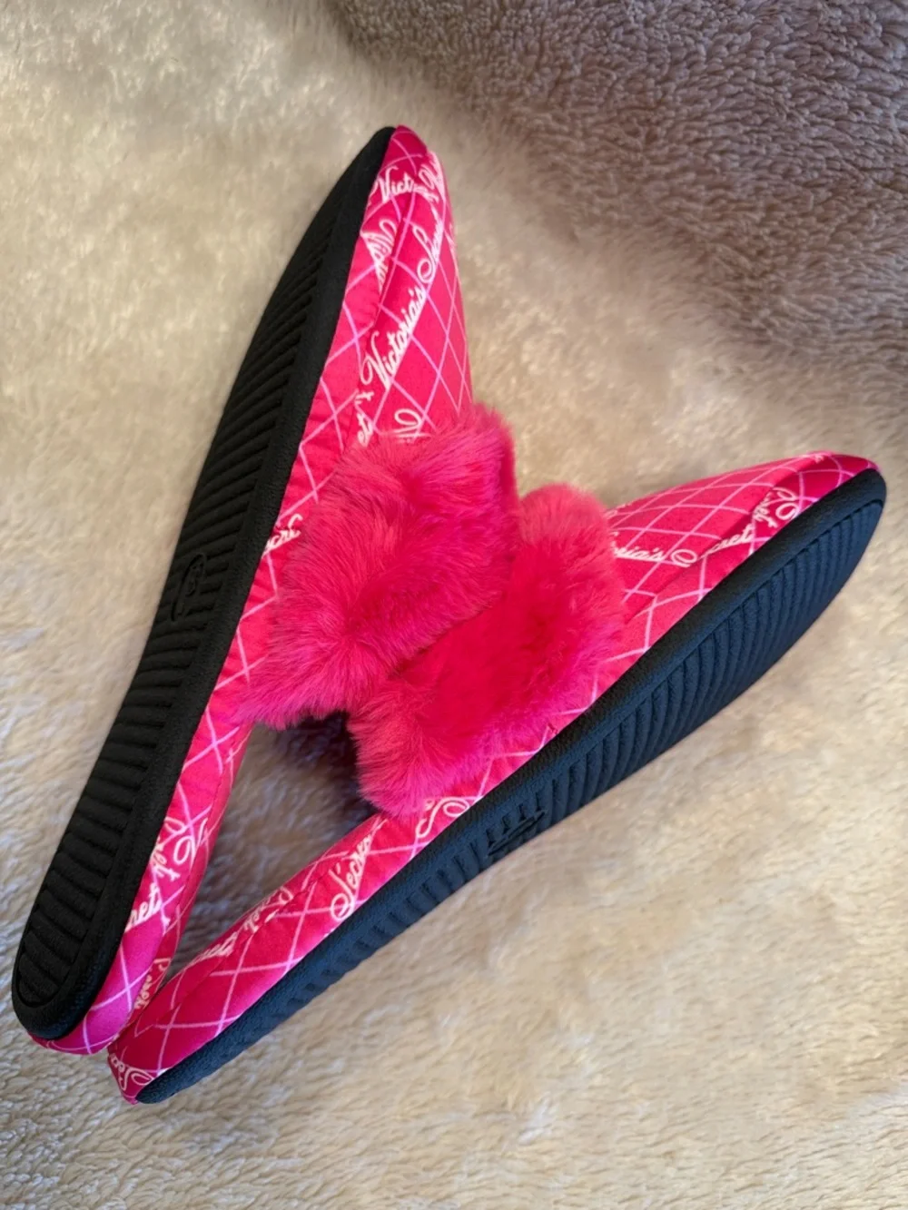 VICTORIA’S SECRET Faux Fur Trim Pink Fishnet Slippers - Picture 9 of 12
